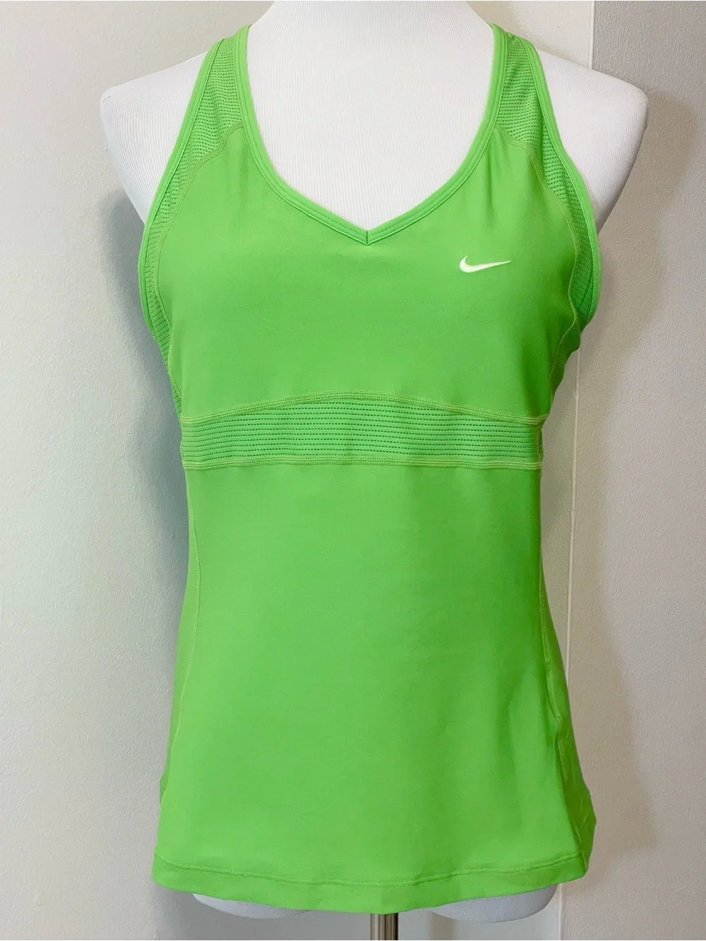 Nike Dri-Fit Women’s Green V-Neck Racerback Athletic Tank Top Size XL